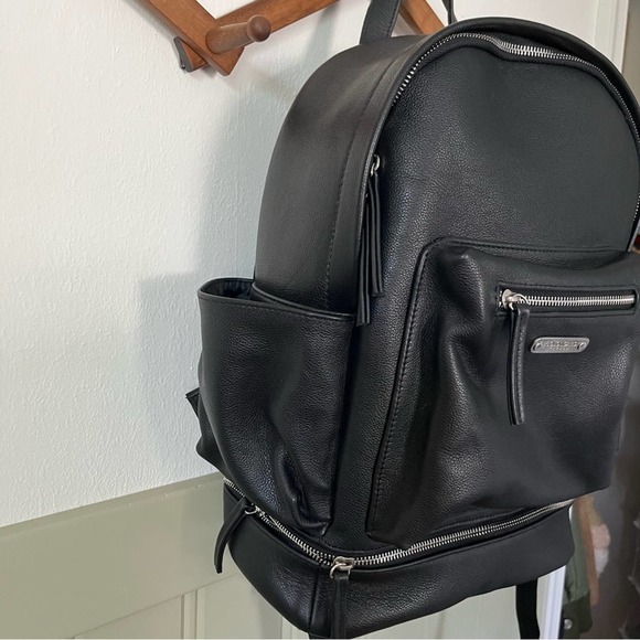 Bolongaro Trevor Contrast Zip Backpack in Black Leather - Picture 6 of 10